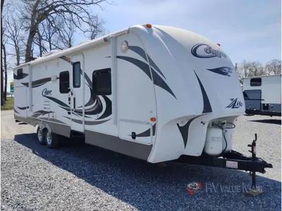 2013 Keystone RV Cougar X-Lite photo 2