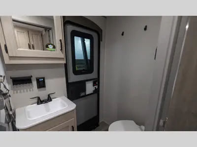 2026 Coachmen RV Catalina Legacy Edition photo 35