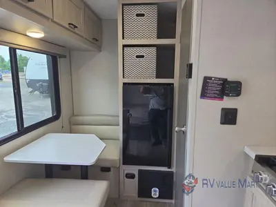 2026 Coachmen RV Catalina Summit Series 7 photo 17
