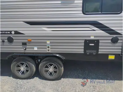 2026 Coachmen RV Catalina Legacy Edition photo 17