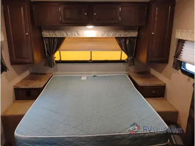 2017 Forest River RV Flagstaff Micro Lite photo 23