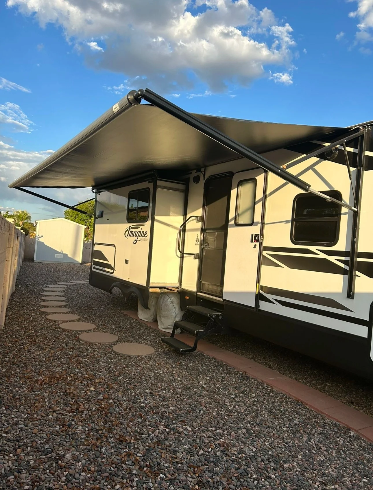 2019 GRAND DESIGN IMAGINE exterior