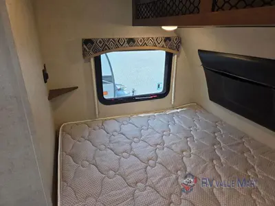 2018 Venture RV Sonic Lite photo 23