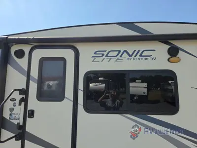 2018 Venture RV Sonic Lite photo 16