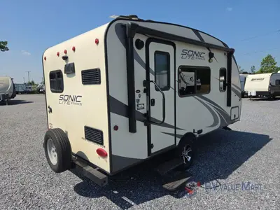 2018 Venture RV Sonic Lite photo 8