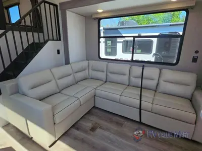 2026 Coachmen RV Catalina Destination Series photo 17