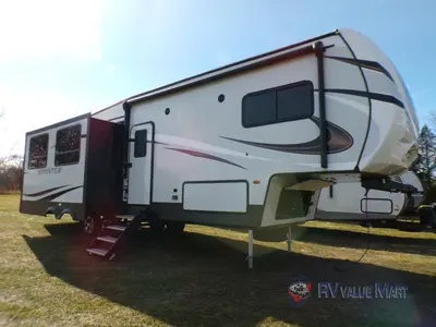 Used 2022 Keystone RV Sprinter 30RL