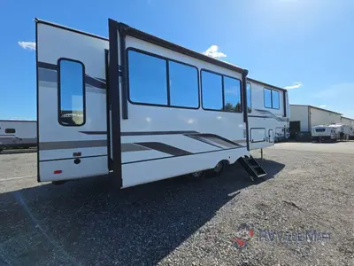 2026 Forest River RV Cherokee Sabre photo 4