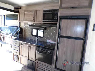 2017 Pacific Coachworks Ragen photo 18