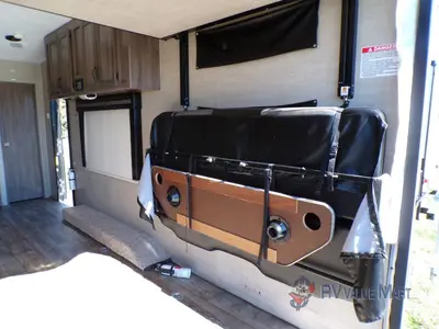 2017 Pacific Coachworks Ragen photo 14