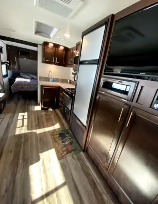 2019 JAYCO JAY FEATHER photo 2