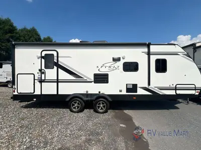 2021 Coachmen RV Spirit Ultra Lite photo 2