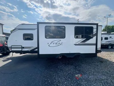 2021 Coachmen RV Spirit Ultra Lite photo 6