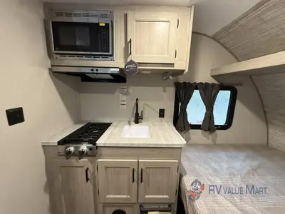 2025 Coachmen RV Catalina Summit Series 7 photo 9