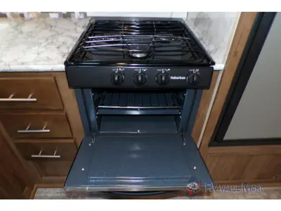 2019 Gulf Stream RV Conquest photo 17