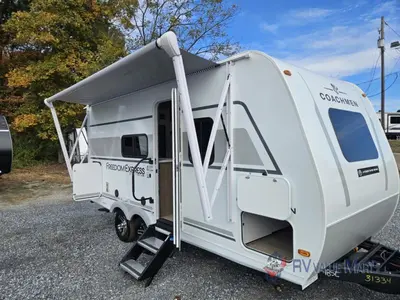 2026 Coachmen RV Freedom Express Select photo 5
