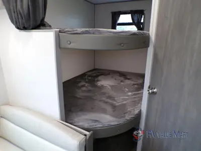 2026 Coachmen RV Catalina Summit Series 8 photo 18