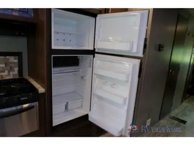 2019 CrossRoads RV Zinger photo 19