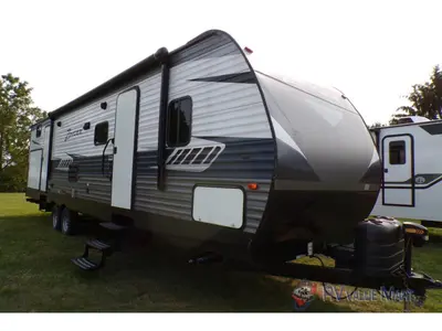 Used 2019 CrossRoads RV Zinger ZR328SB