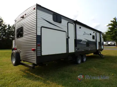 2019 CrossRoads RV Zinger photo 4