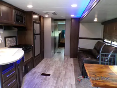 2019 CrossRoads RV Zinger photo 13