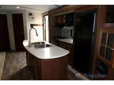2017 Keystone RV Premier Ultra Lite photo 18