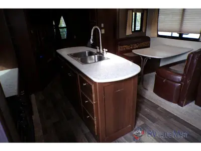 2017 Keystone RV Premier Ultra Lite photo 14
