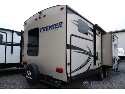 2017 Keystone RV Premier Ultra Lite photo 6