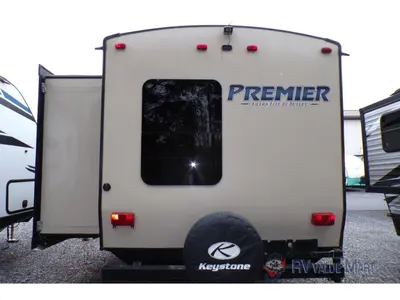 2017 Keystone RV Premier Ultra Lite photo 5