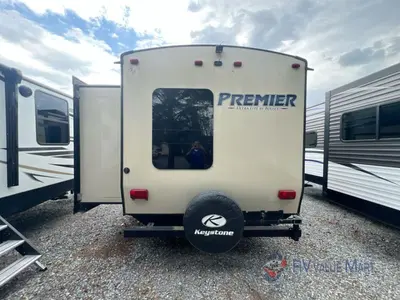 2017 Keystone RV Premier Ultra Lite photo 9
