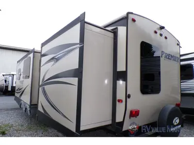 2017 Keystone RV Premier Ultra Lite photo 4