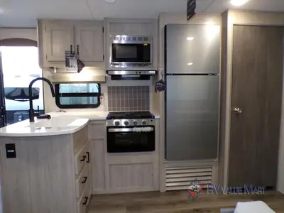 2026 Coachmen RV Catalina Legacy Edition photo 17