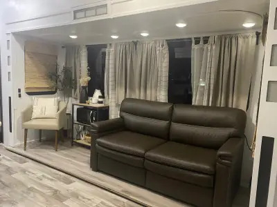 Used 2019 Keystone Cougar 368MBI