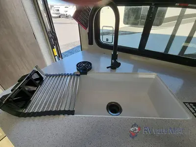 2026 Coachmen RV Catalina Legacy Edition photo 13