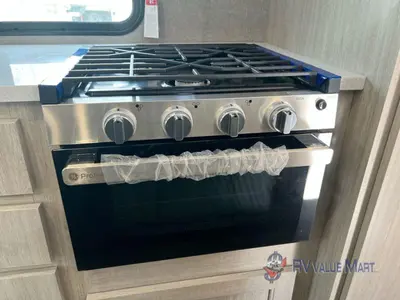 2026 Coachmen RV Catalina Legacy Edition photo 13