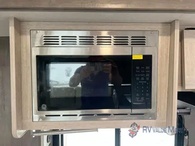 2026 Coachmen RV Catalina Legacy Edition photo 25