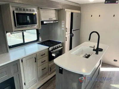 2026 Coachmen RV Catalina Legacy Edition photo 8