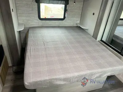 2026 Coachmen RV Catalina Legacy Edition photo 17