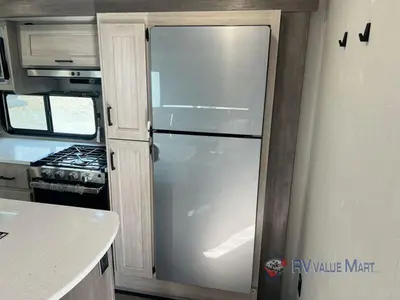 2026 Coachmen RV Catalina Legacy Edition photo 12