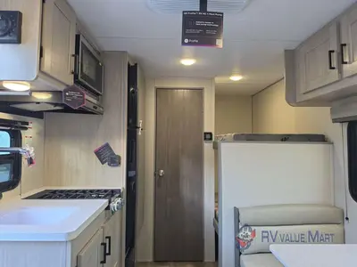 2026 Coachmen RV Catalina Summit Series 7 photo 10