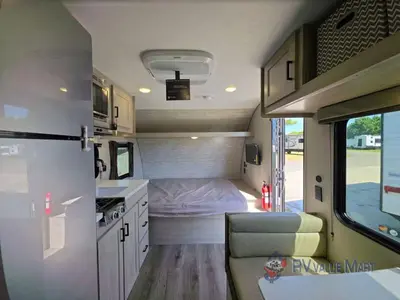 2026 Coachmen RV Catalina Summit Series 7 photo 10
