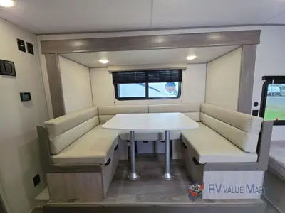 2026 Coachmen RV Catalina Summit Series 7 photo 11