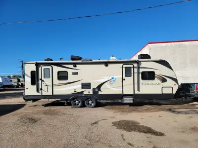 Used 2019 Keystone Cougar Half-ton 29RLD