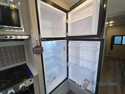 2026 Coachmen RV Catalina Legacy Edition photo 23
