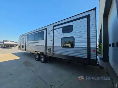 2026 Coachmen RV Catalina Legacy Edition photo 8