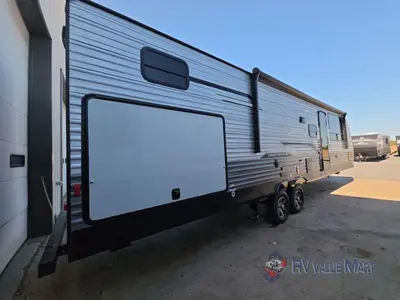 2026 Coachmen RV Catalina Legacy Edition photo 2