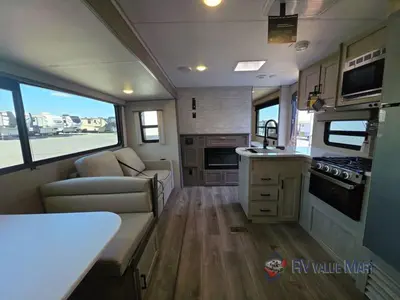 2026 Coachmen RV Catalina Legacy Edition photo 9