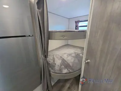 2026 Coachmen RV Catalina Summit Series 8 photo 21