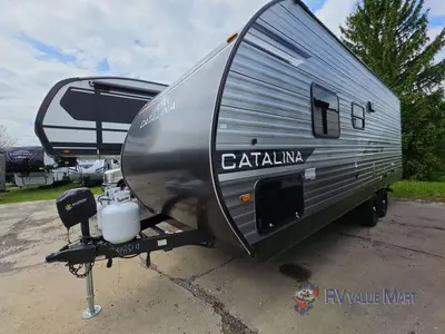 2026 Coachmen RV Catalina Summit Series 8 photo 2