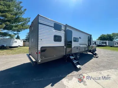 2026 Coachmen RV Catalina Legacy Edition photo 7